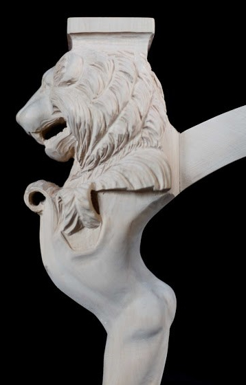 Löwentisch, Linde geschnitzt